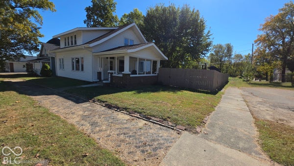 214 W 2ND ST, VEEDERSBURG, IN 47987 - Image ebbbe540c4b329950c8e047bf762f405/427675253