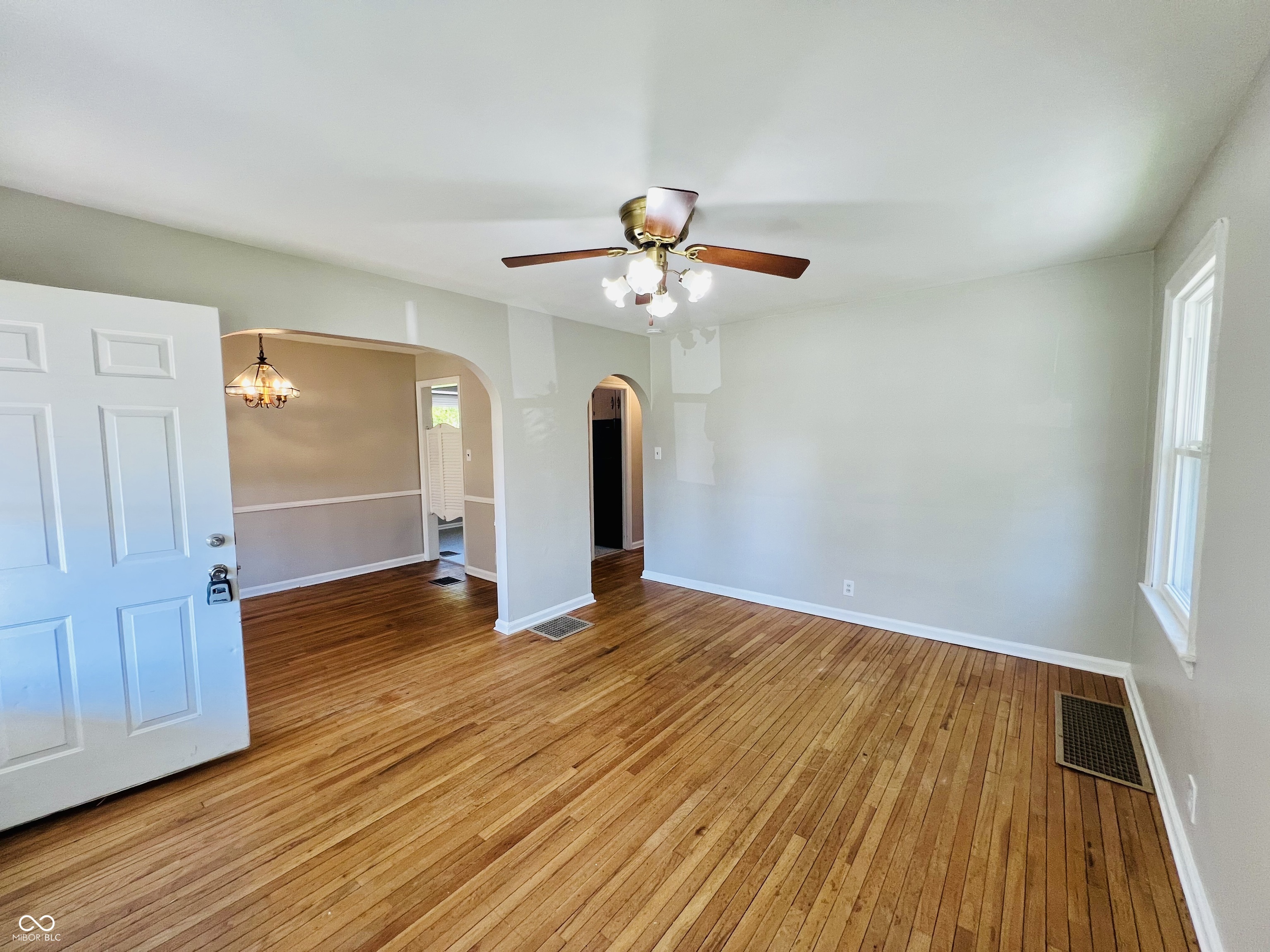 163 N 13th Avenue