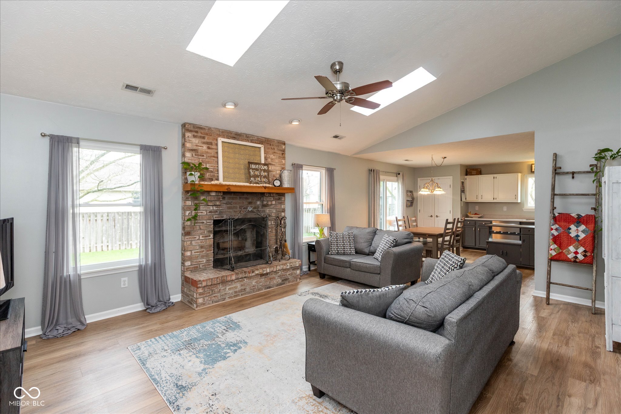 5504 Kelly Anne Way