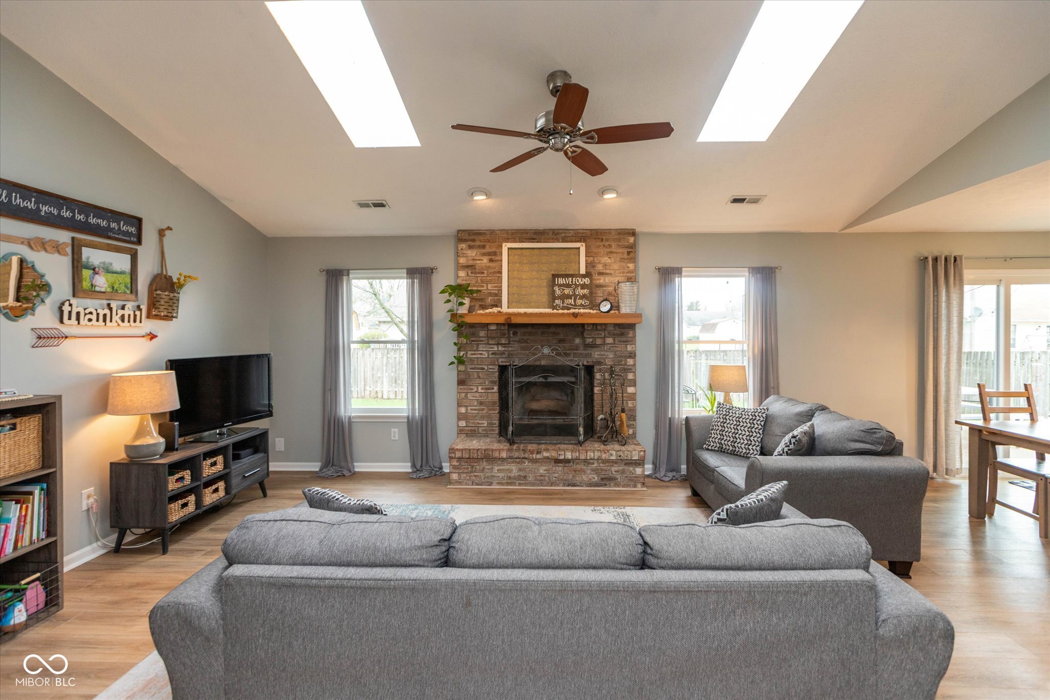 5504 Kelly Anne Way