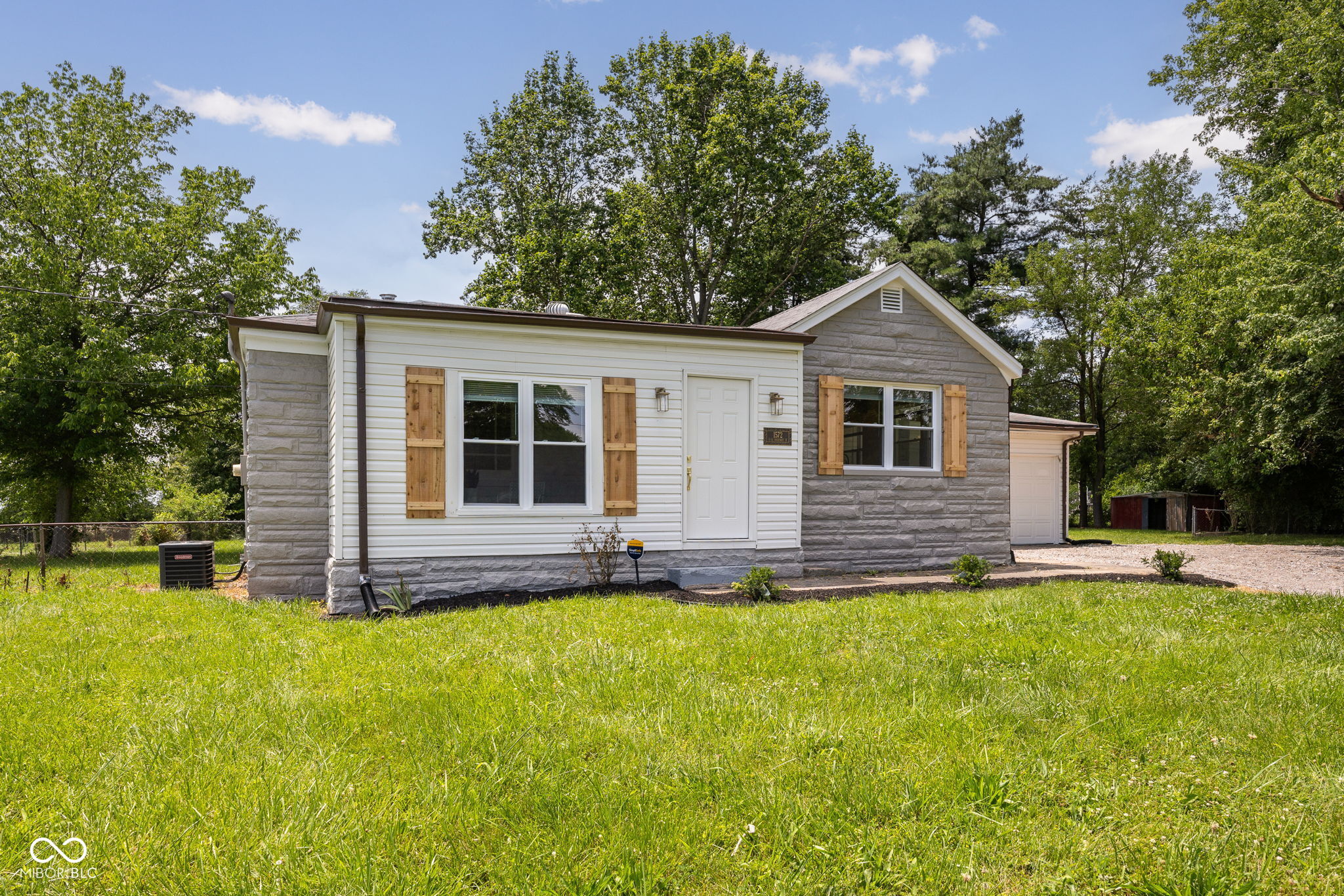 1572 S Us Highway 31