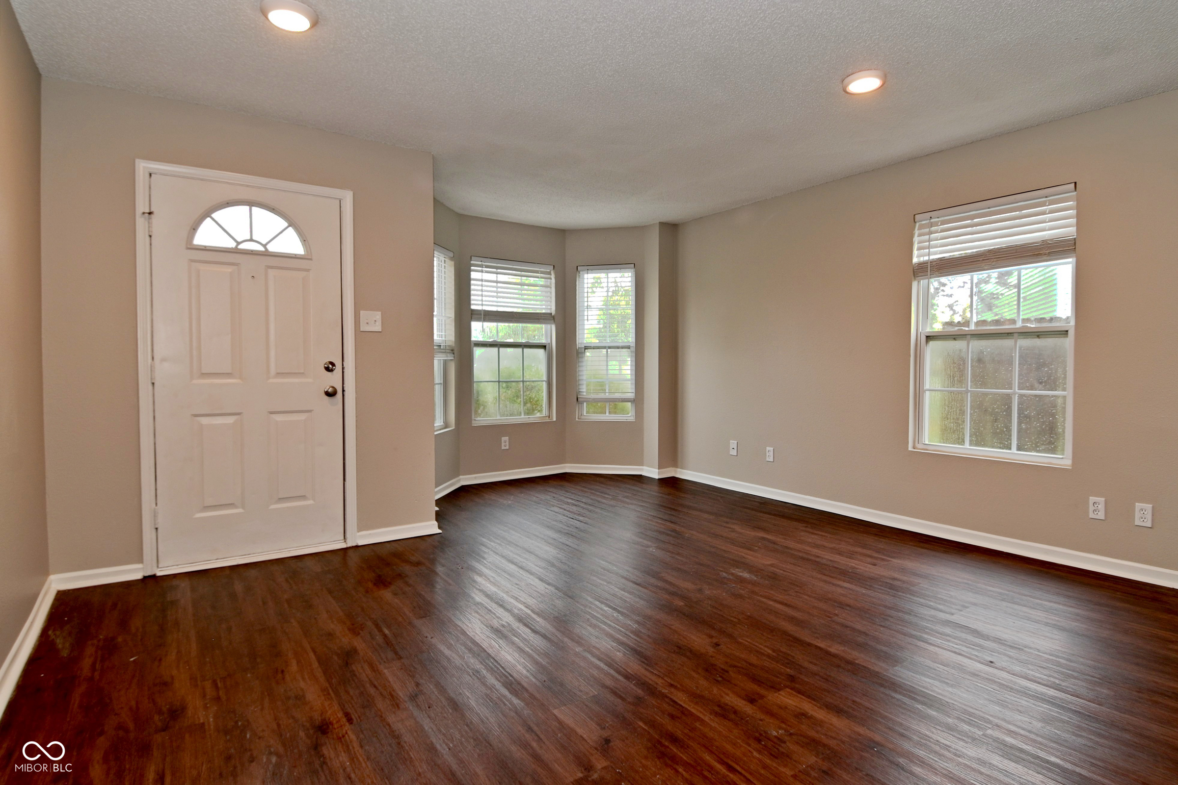 991 Ravine Drive