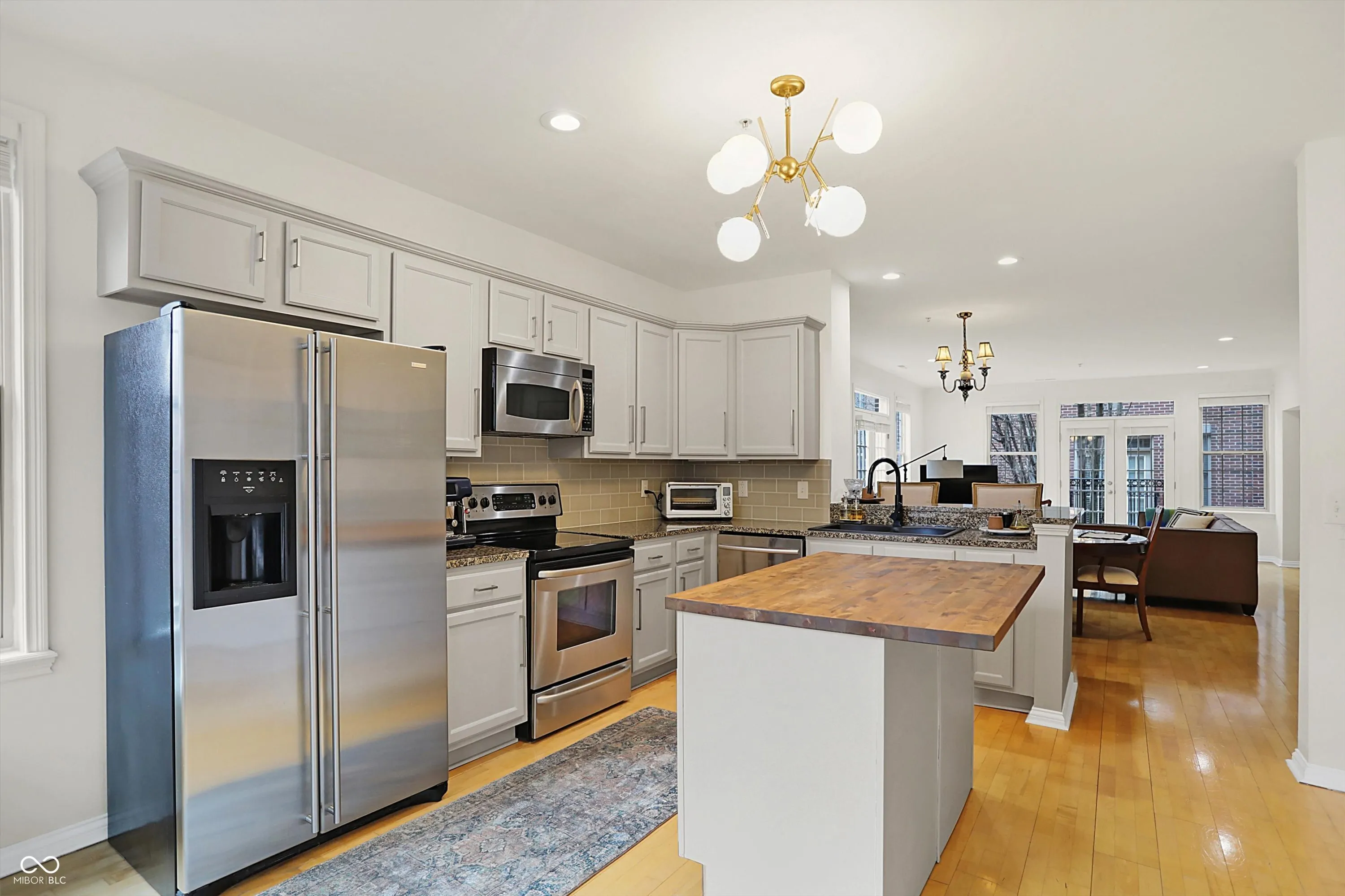 Indianapolis, Indiana 46204, United States, 2 Bedrooms Bedrooms, ,3 BathroomsBathrooms,Residential,Active,92230