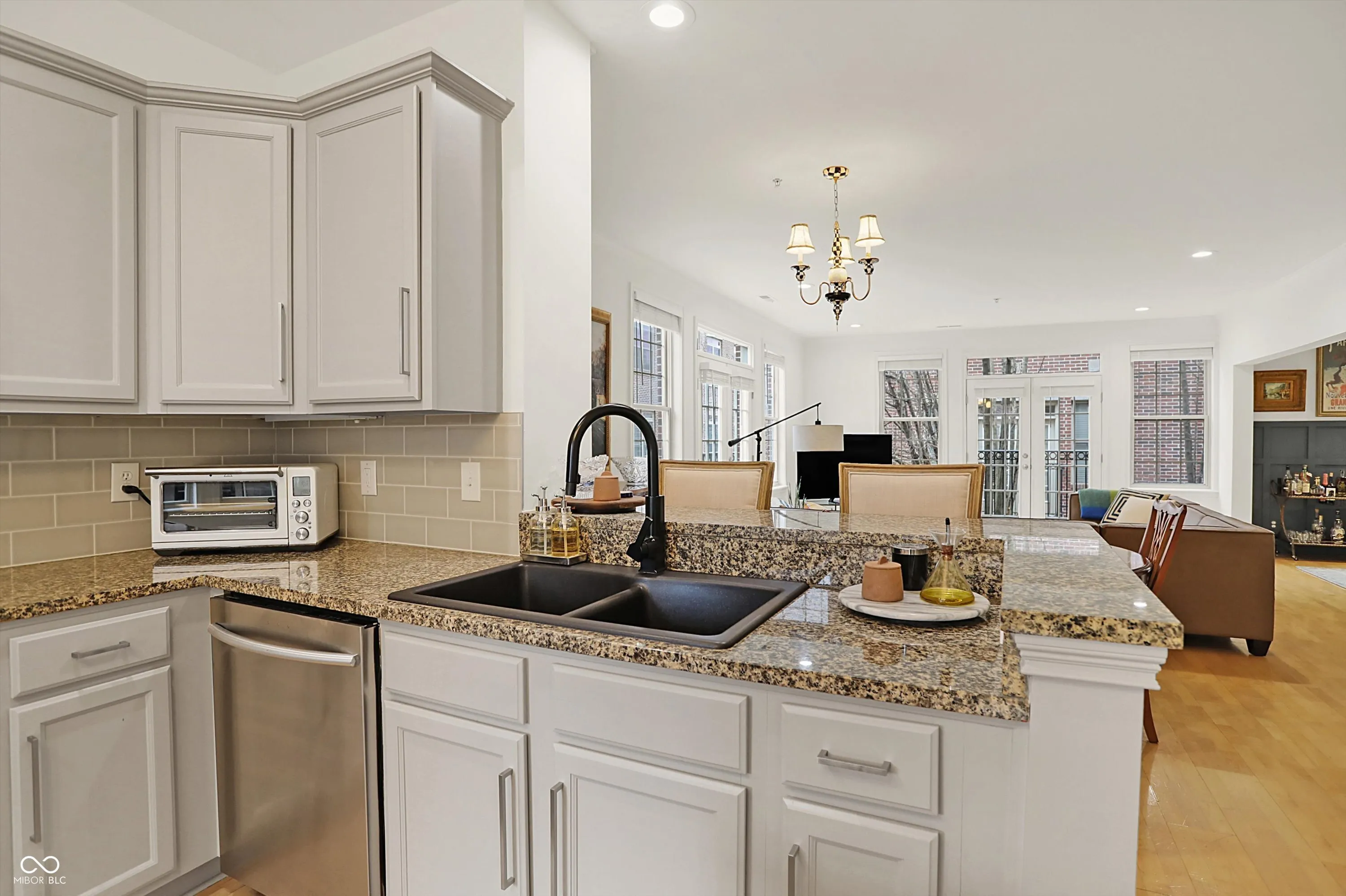 Indianapolis, Indiana 46204, United States, 2 Bedrooms Bedrooms, ,3 BathroomsBathrooms,Residential,Active,92230