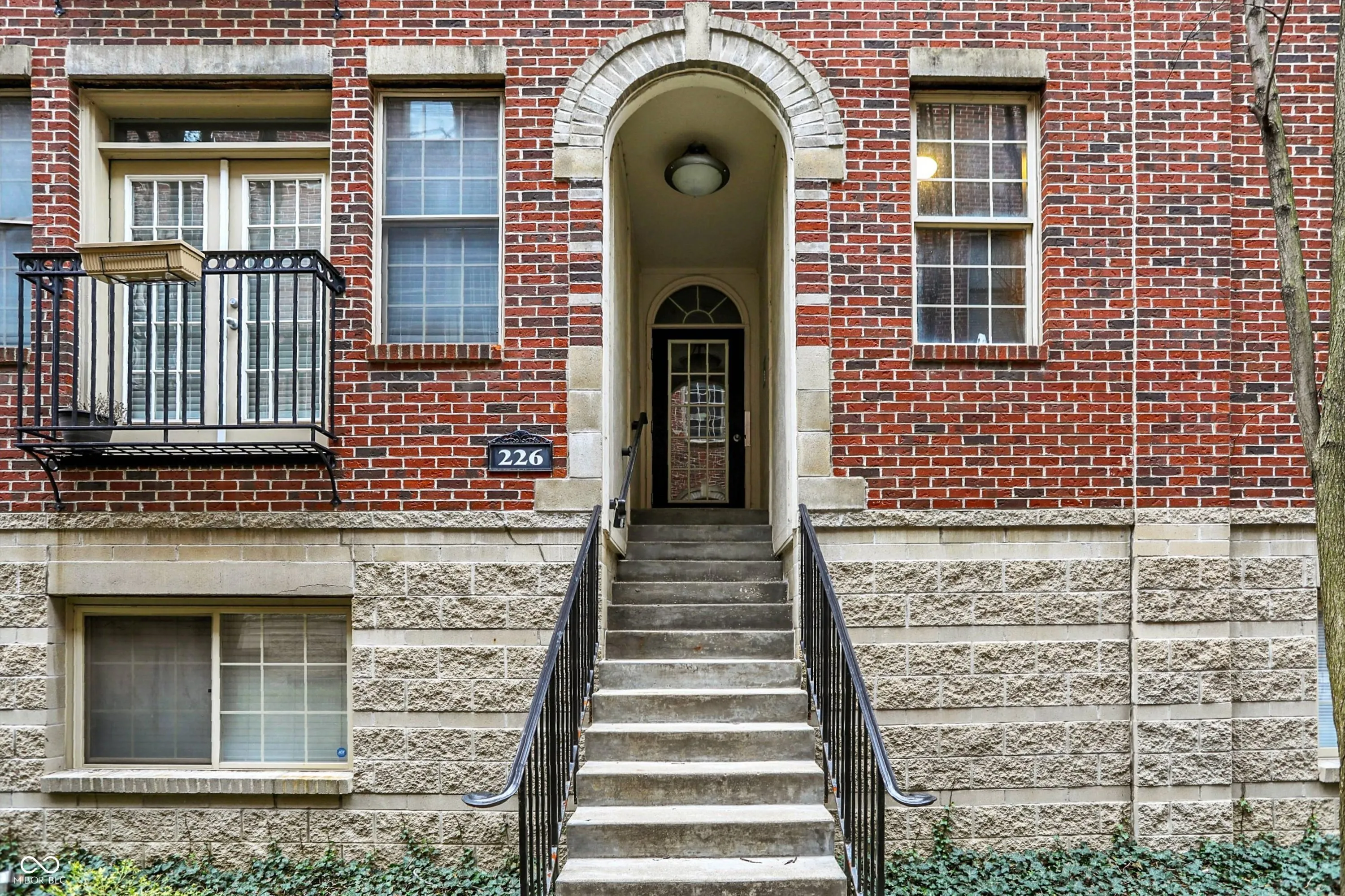 Indianapolis, Indiana 46204, United States, 2 Bedrooms Bedrooms, ,3 BathroomsBathrooms,Residential,Active,92230 Indianapolis, Indiana 46204, United States, 2 Bedrooms Bedrooms, ,3 BathroomsBathrooms,Residential,Active,92230