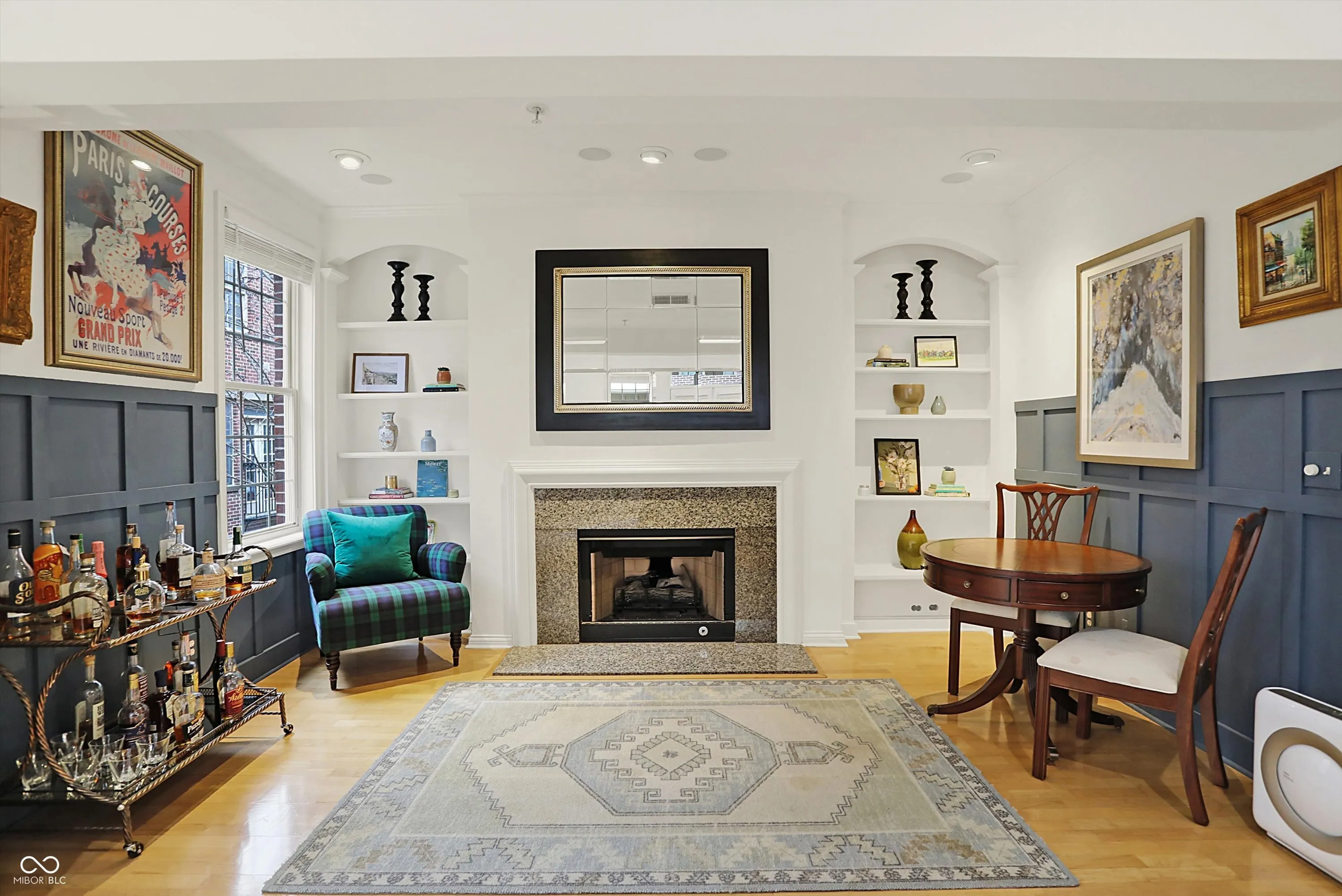 Indianapolis, Indiana 46204, United States, 2 Bedrooms Bedrooms, ,3 BathroomsBathrooms,Residential,Active,92230