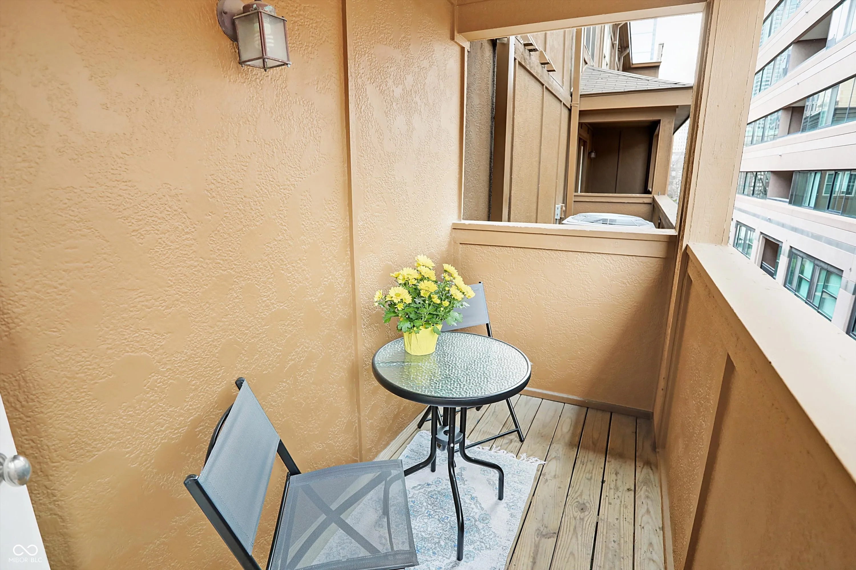 Indianapolis, Indiana 46204, United States, 2 Bedrooms Bedrooms, ,3 BathroomsBathrooms,Residential,Active,92230