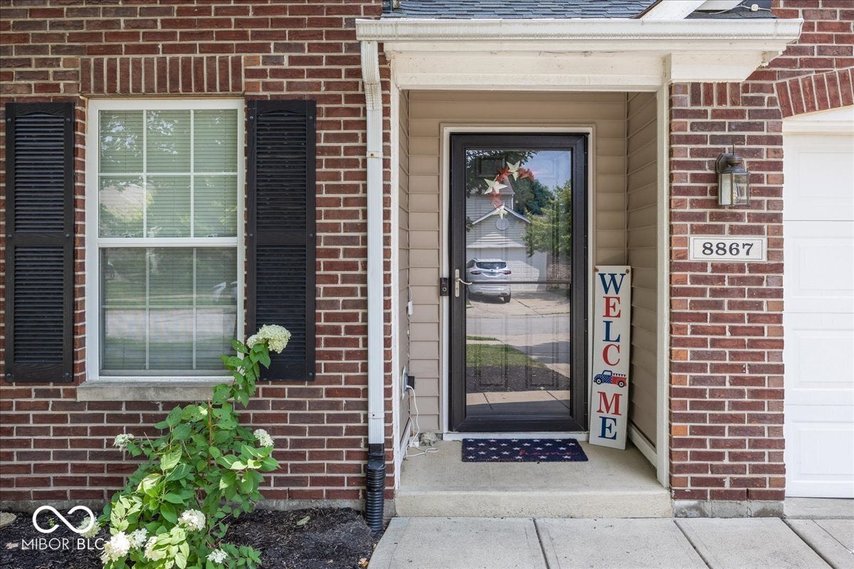 8867 N White Tail Trail