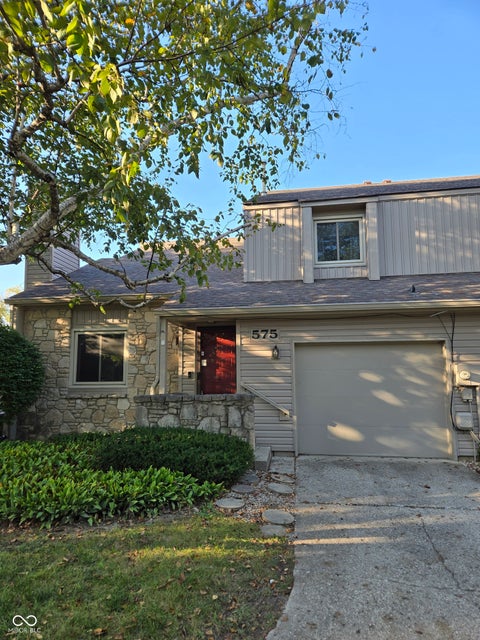 Photo of 575 Conner Creek Drive, Fishers, IN 46038 (MLS # 22126062)