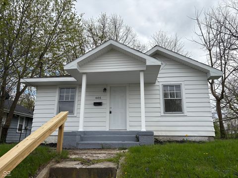Photo of 605 W 10th Street, Muncie, IN 47302 (MLS # 22021604)