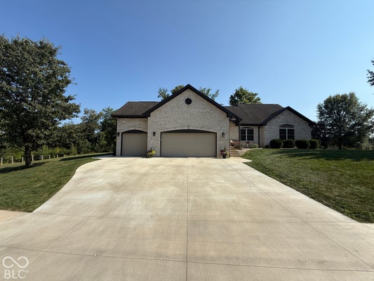 5791 STATION HILL DR, AVON, IN 46123 - Image eca2fc724859f965ca8951b0e56efed3/3547556472