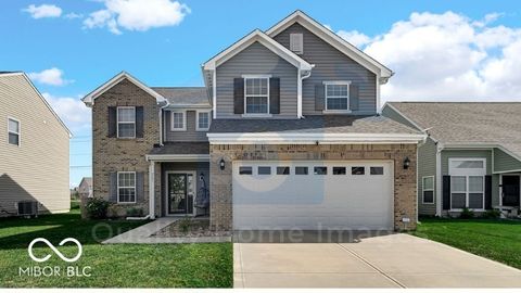 Photo of 2581 Shadowbrook Trace, Greenwood, IN 46143 (MLS # 22066334)