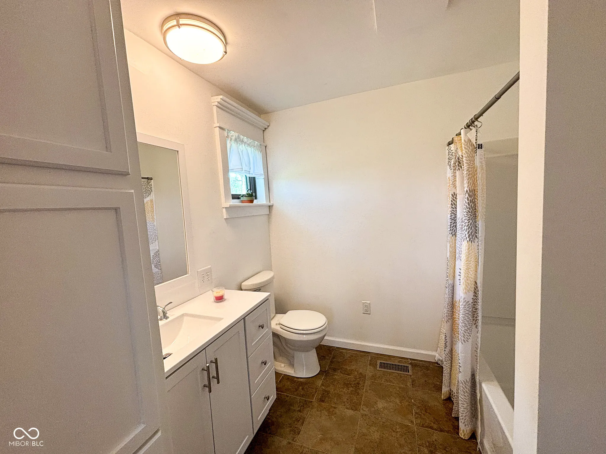 Hope, Indiana 47246, United States, 3 Bedrooms Bedrooms, ,2 BathroomsBathrooms,Residential,Active,161938