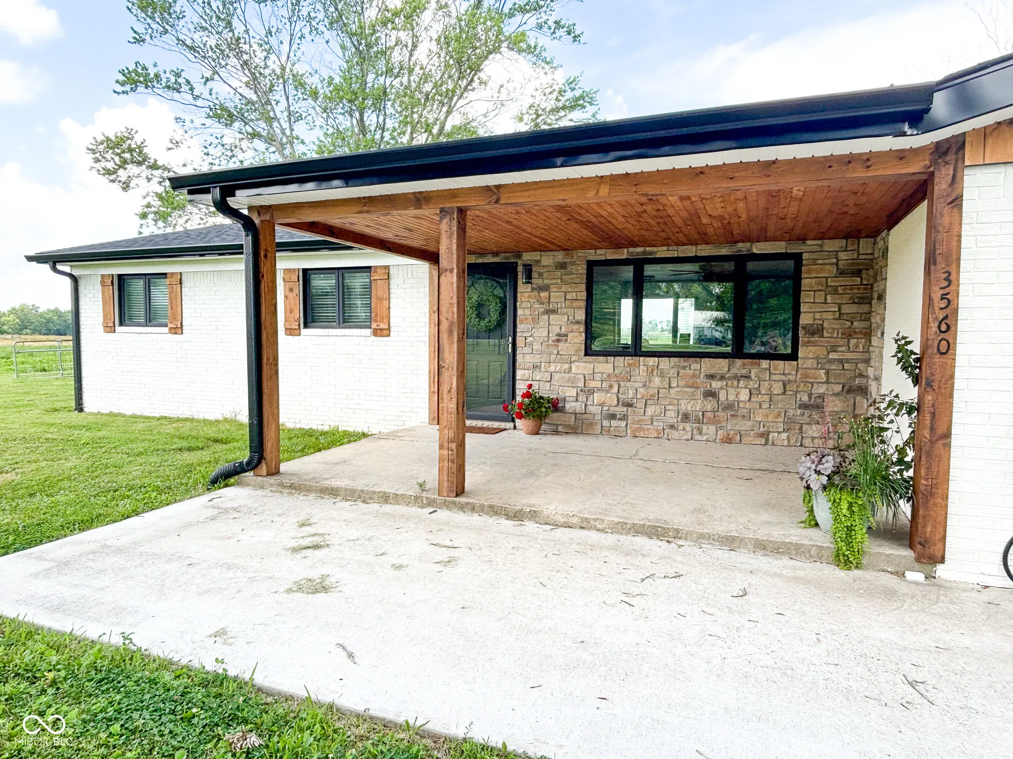 Hope, Indiana 47246, United States, 3 Bedrooms Bedrooms, ,2 BathroomsBathrooms,Residential,Active,161938