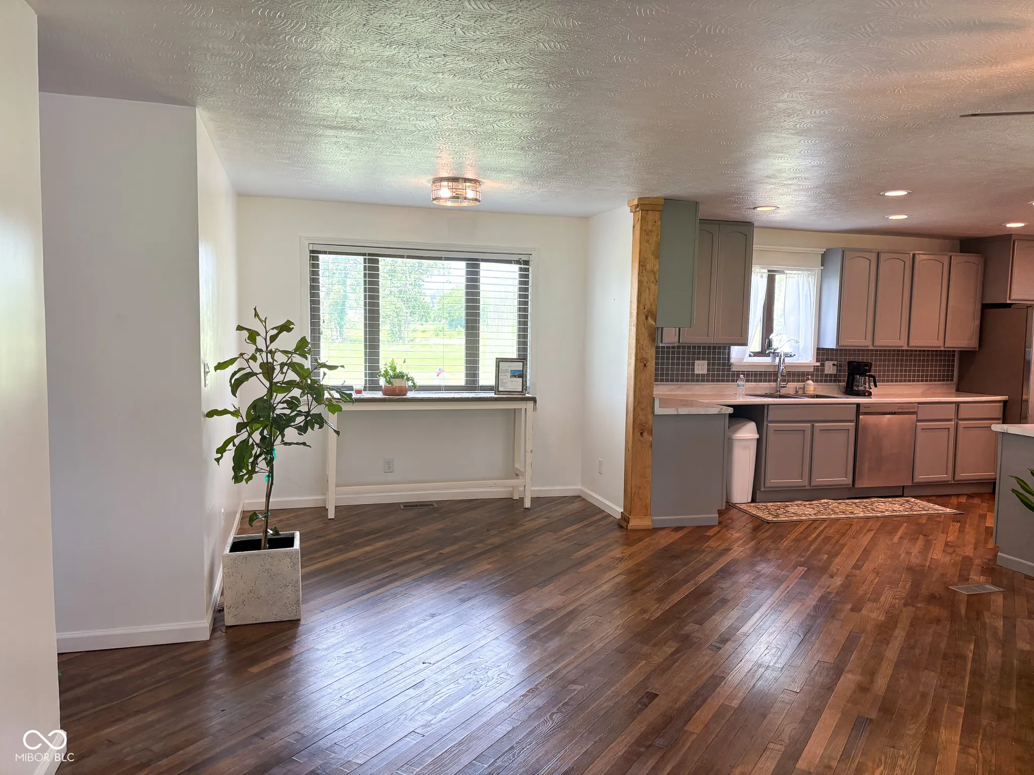 Hope, Indiana 47246, United States, 3 Bedrooms Bedrooms, ,2 BathroomsBathrooms,Residential,Active,161938