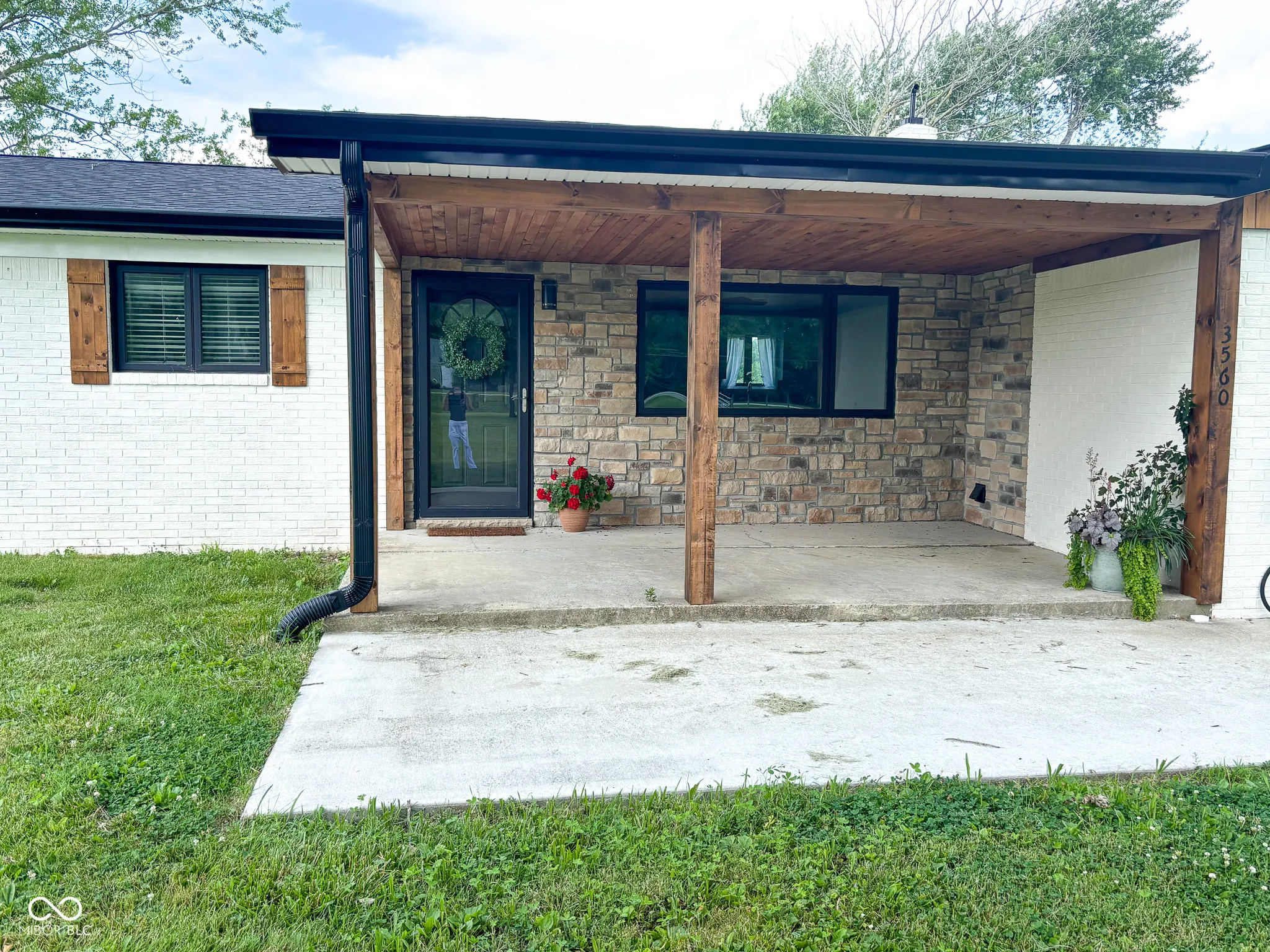 Hope, Indiana 47246, United States, 3 Bedrooms Bedrooms, ,2 BathroomsBathrooms,Residential,Active,161938