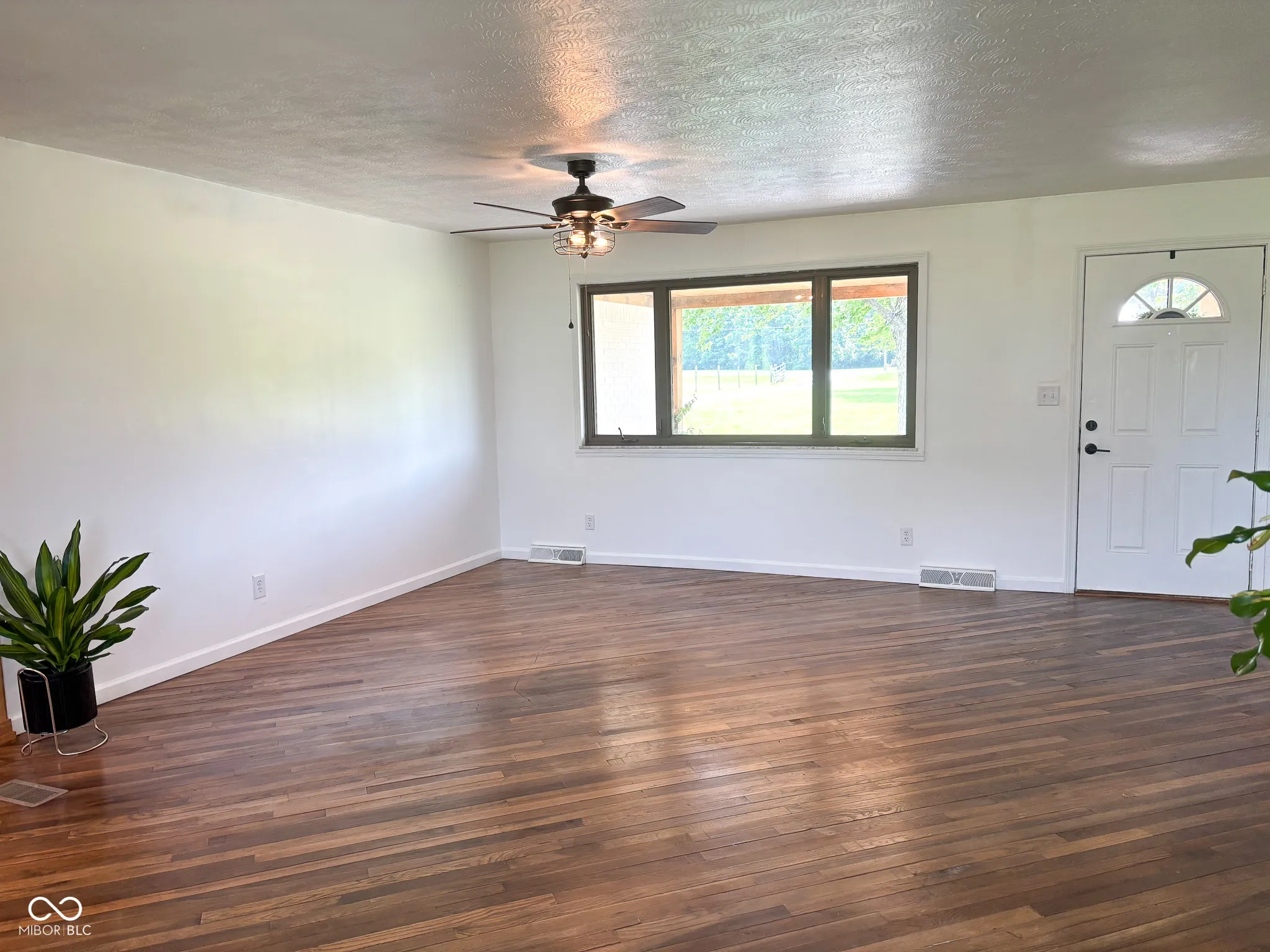 Hope, Indiana 47246, United States, 3 Bedrooms Bedrooms, ,2 BathroomsBathrooms,Residential,Active,161938