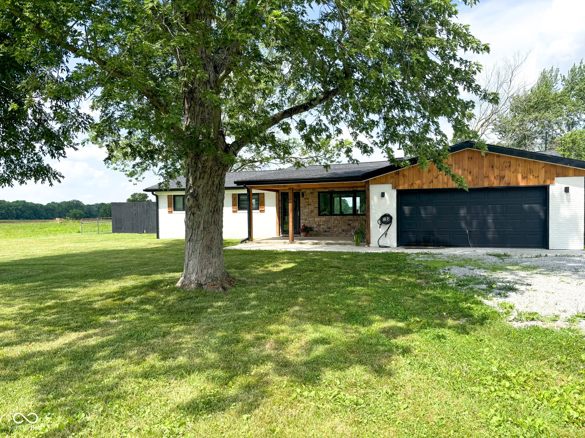 Hope, Indiana 47246, United States, 3 Bedrooms Bedrooms, ,2 BathroomsBathrooms,Residential,Active,161938