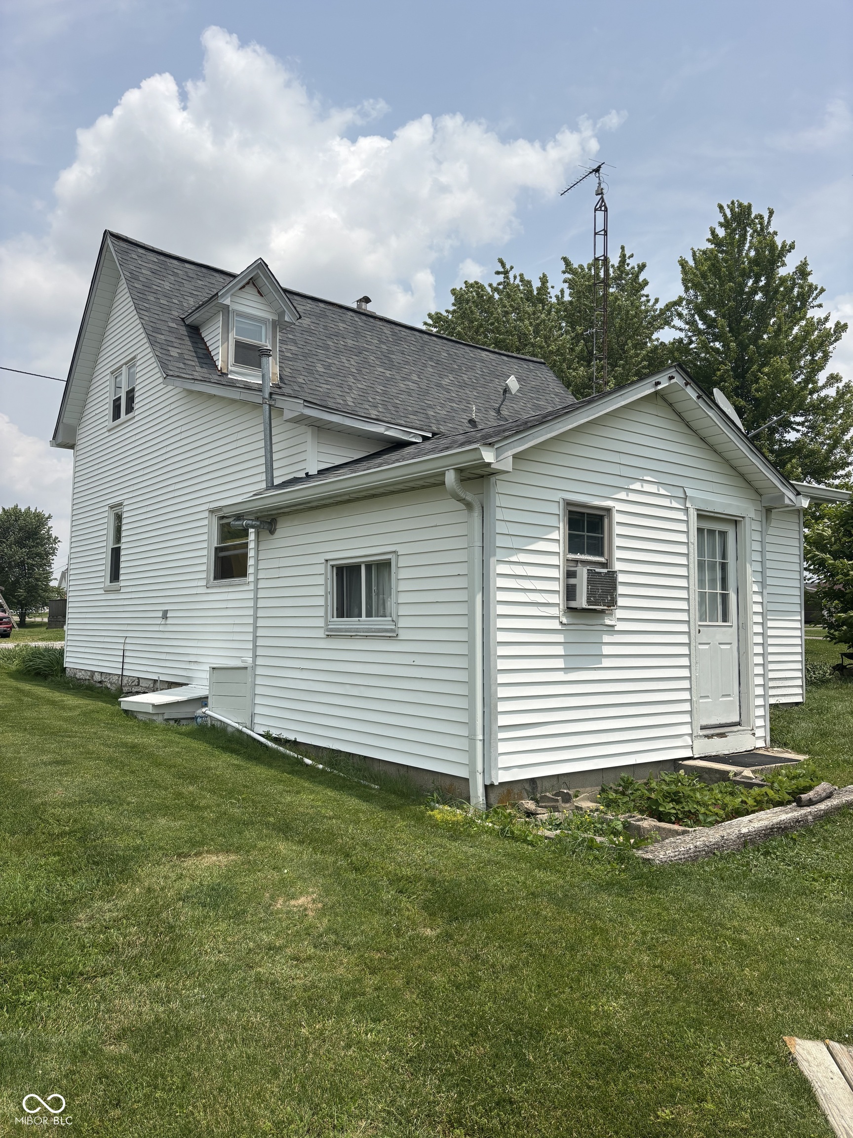 5553 N County Road 10 E
