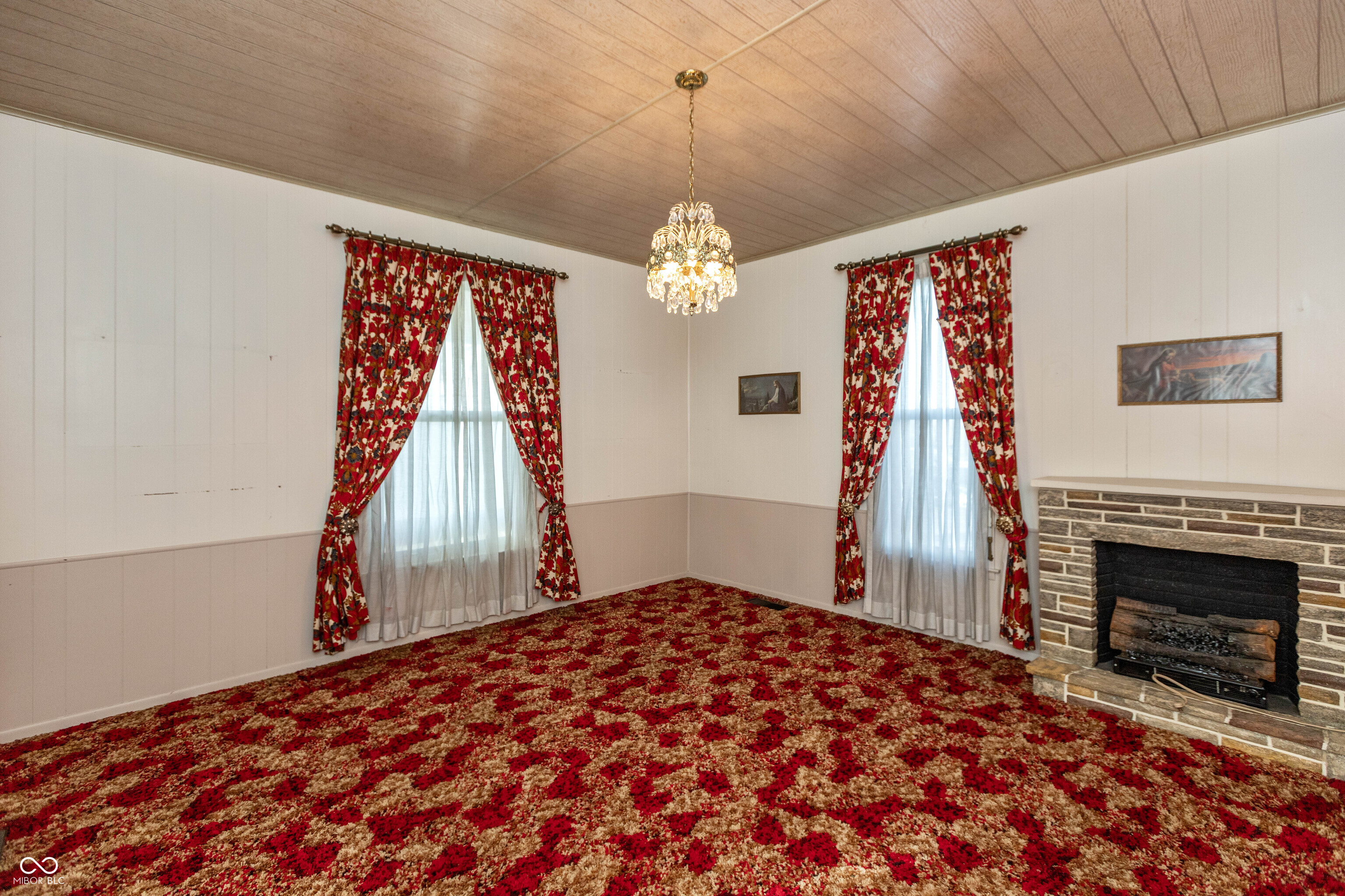 2147 S County Road 750 E