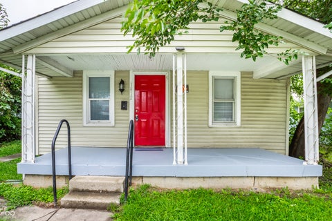 Photo of 1812 E Kelly Street, Indianapolis, IN 46203 (MLS # 22118961)