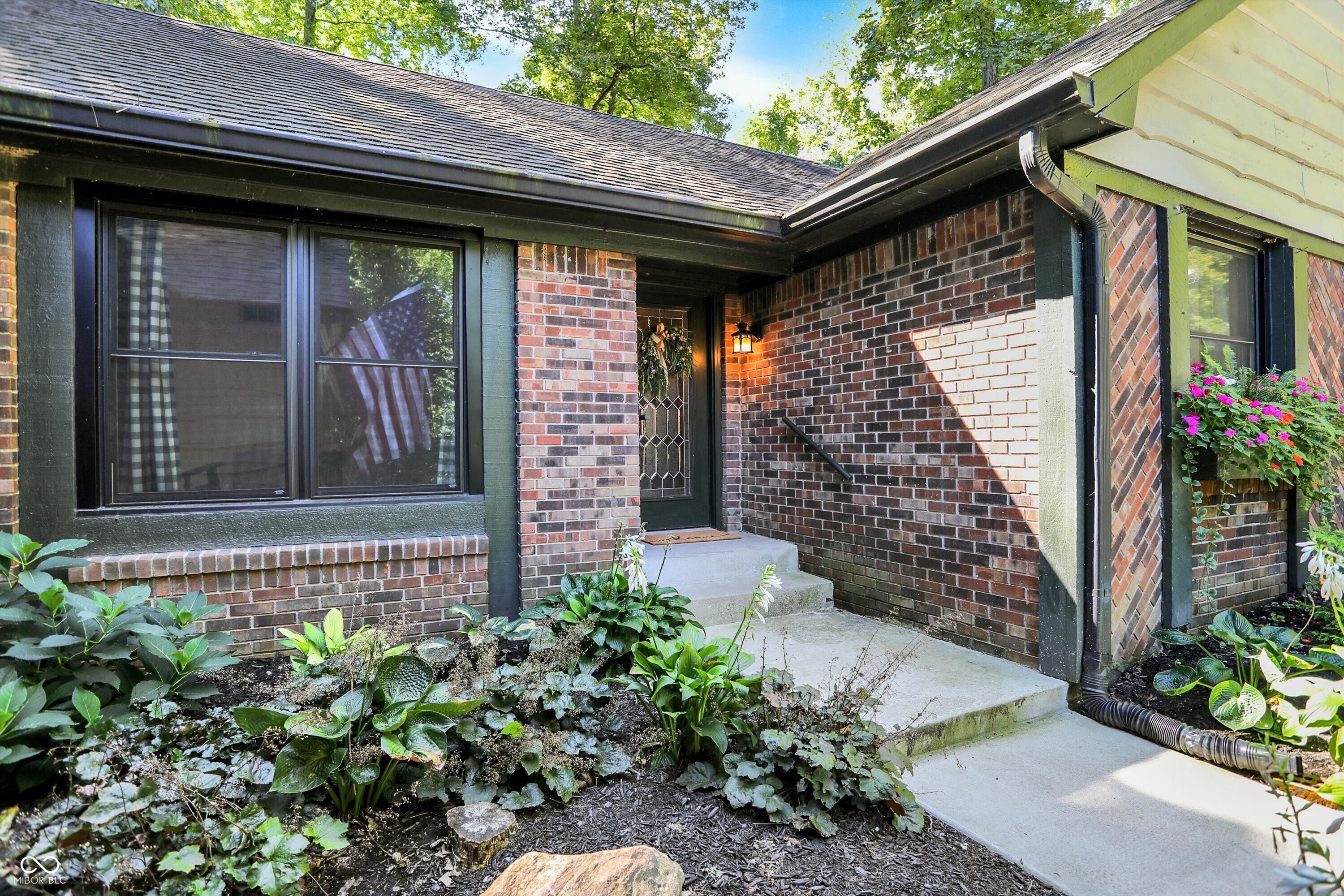 2289 Twinlake Drive