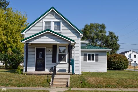 Photo of 2334 S B Street, Elwood, IN 46036 (MLS # 22044162)