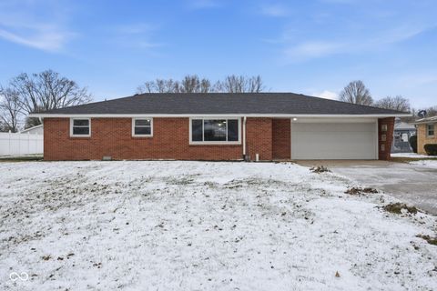 Photo of 824 Imy Lane, Anderson, IN 46013 (MLS # 22075137)