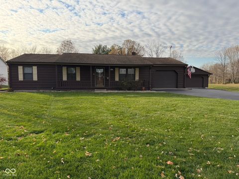 Photo of 602 S Morristown Pike, Greenfield, IN 46140 (MLS # 22073917)