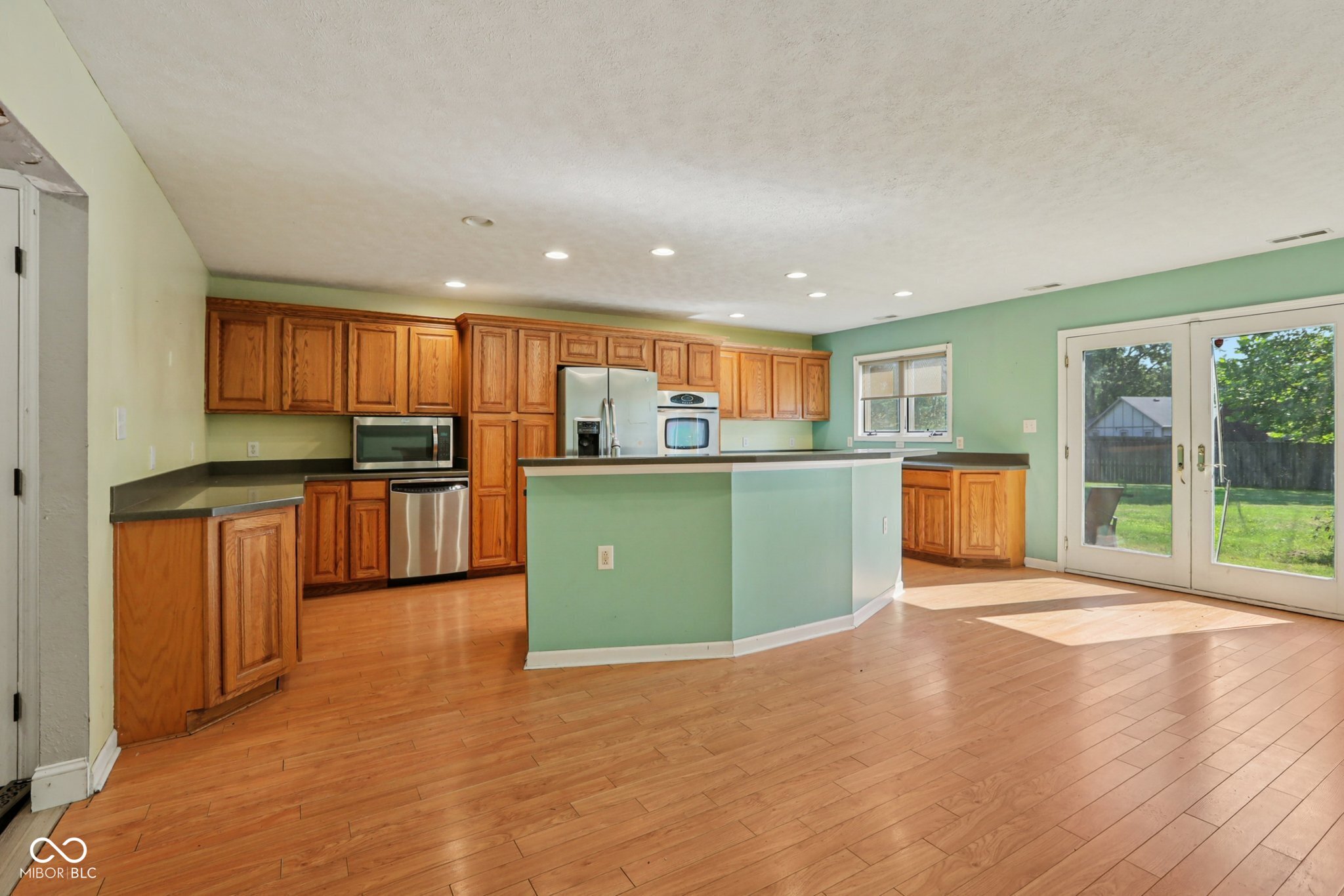 1089 Shoreline Drive