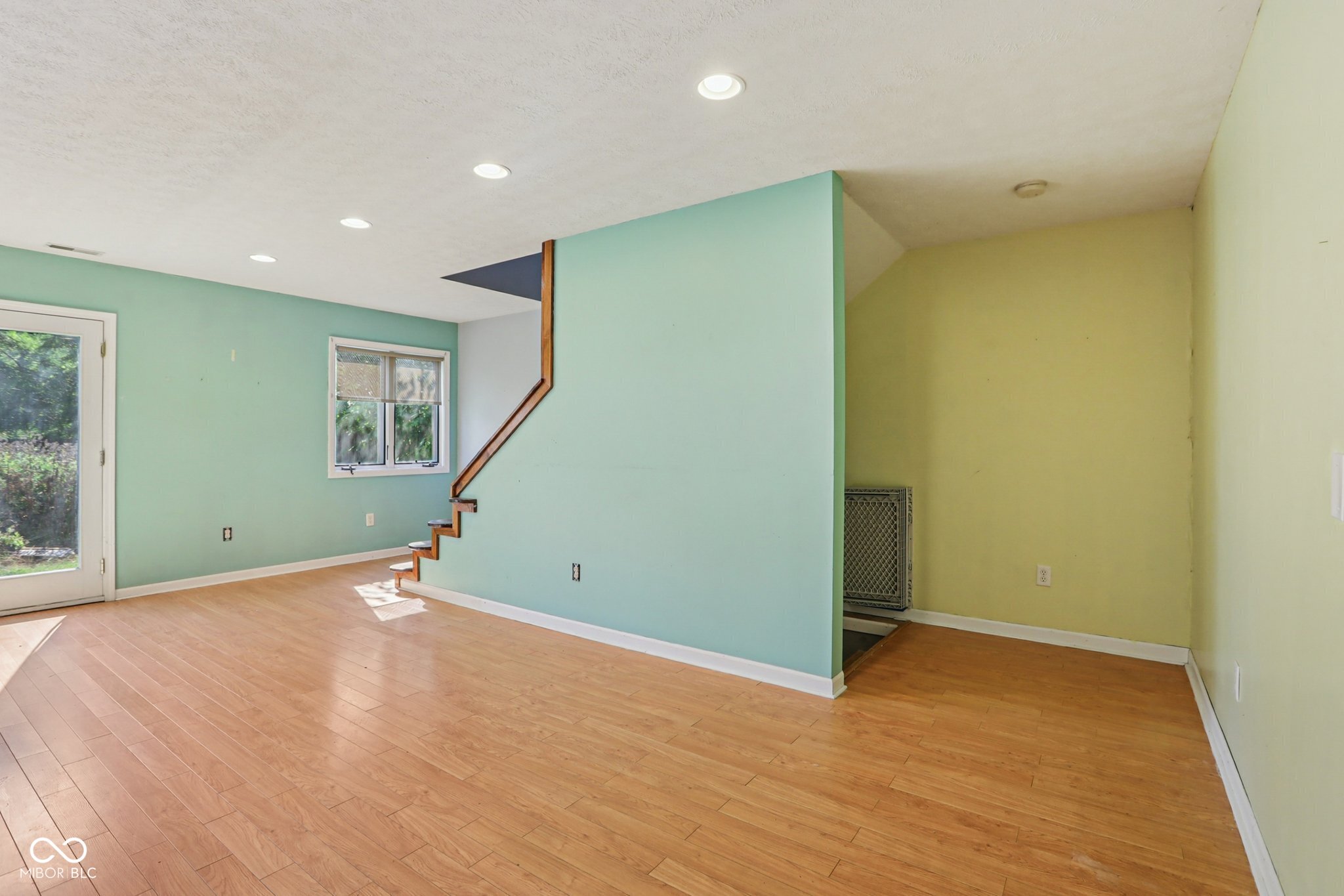 1089 Shoreline Drive