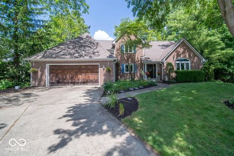 Photo of 12040 Kingfisher Circle, Indianapolis, IN 46236 (MLS # 22045333)