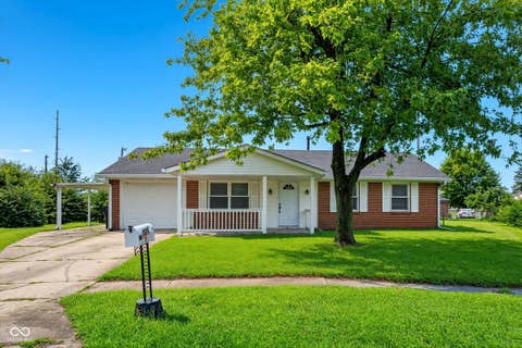Photo of 2308 Edgemont Way, Anderson, IN 46011 (MLS # 22122404)