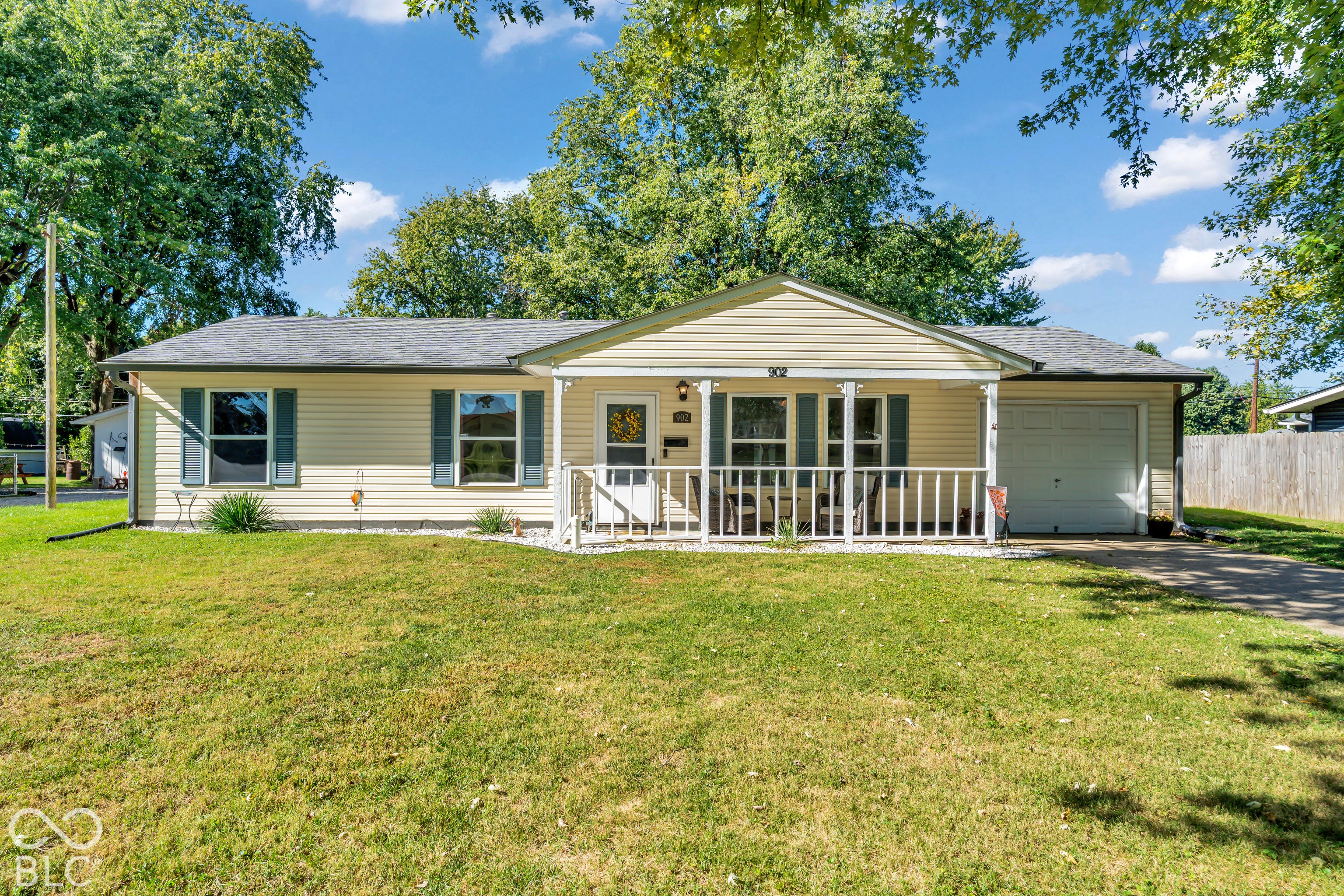 902 Sweetbriar Avenue