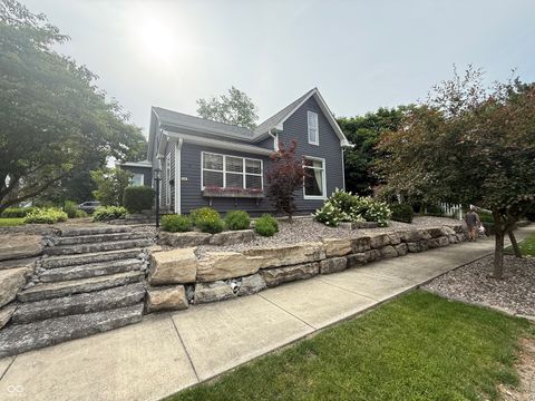 Photo of 225 S Franklin Street, Knightstown, IN 46148 (MLS # 22097436)