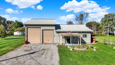 Photo of 940 W 1090 N, Fountaintown, IN 46130 (MLS # 22077639)