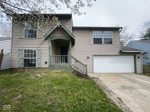 Photo of 11106 Wismar Drive, Indianapolis, IN 46235 (MLS # 22032632)
