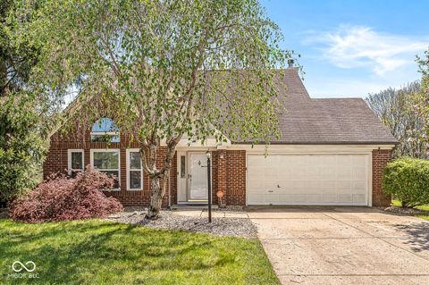 Photo of 12303 W Ridge Circle, Indianapolis, IN 46236 (MLS # 22096371)