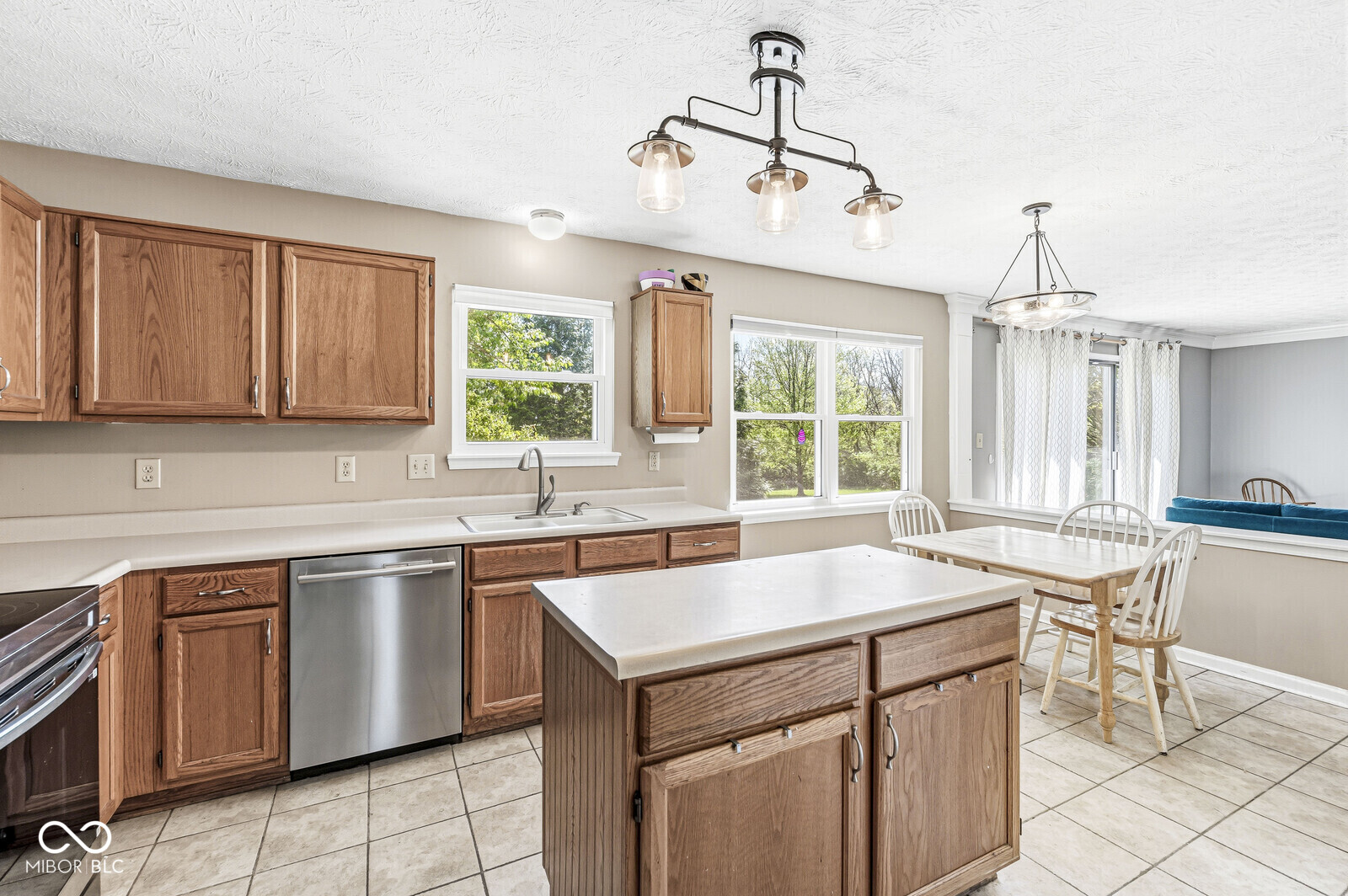 12303 W Ridge Circle
