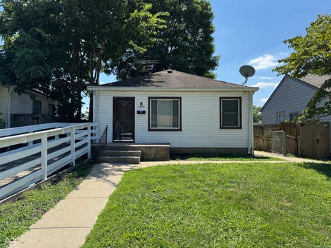 Photo of 4625 Farrington Avenue, Indianapolis, IN 46201 (MLS # 22121292)