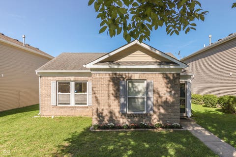 Photo of 2316 Bristol Drive, Franklin, IN 46131 (MLS # 22122331)
