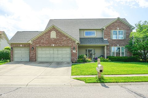 Photo of 1176 Newark Court, Greenwood, IN 46143 (MLS # 22083354)