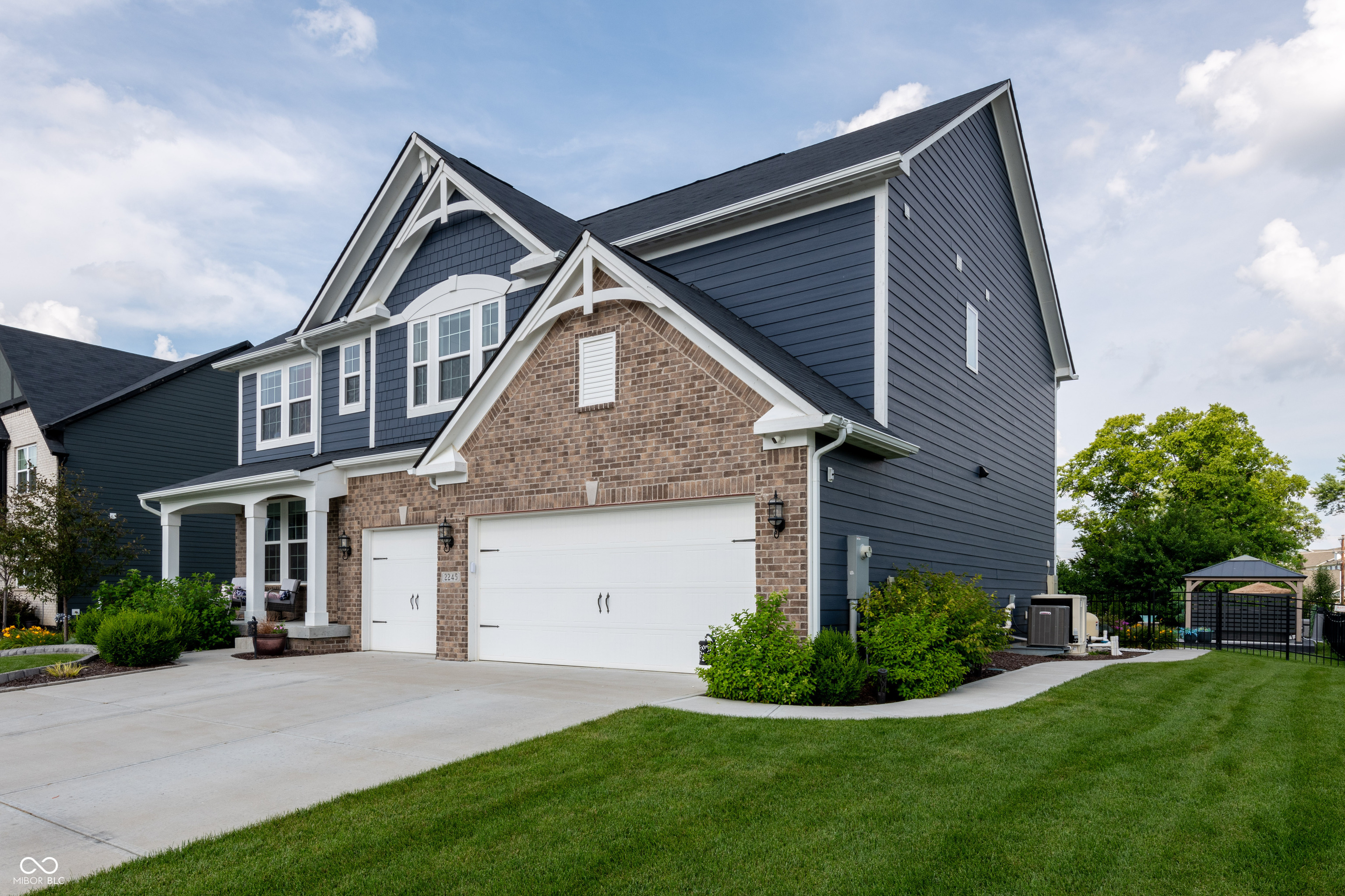 2245 Meadow Creek