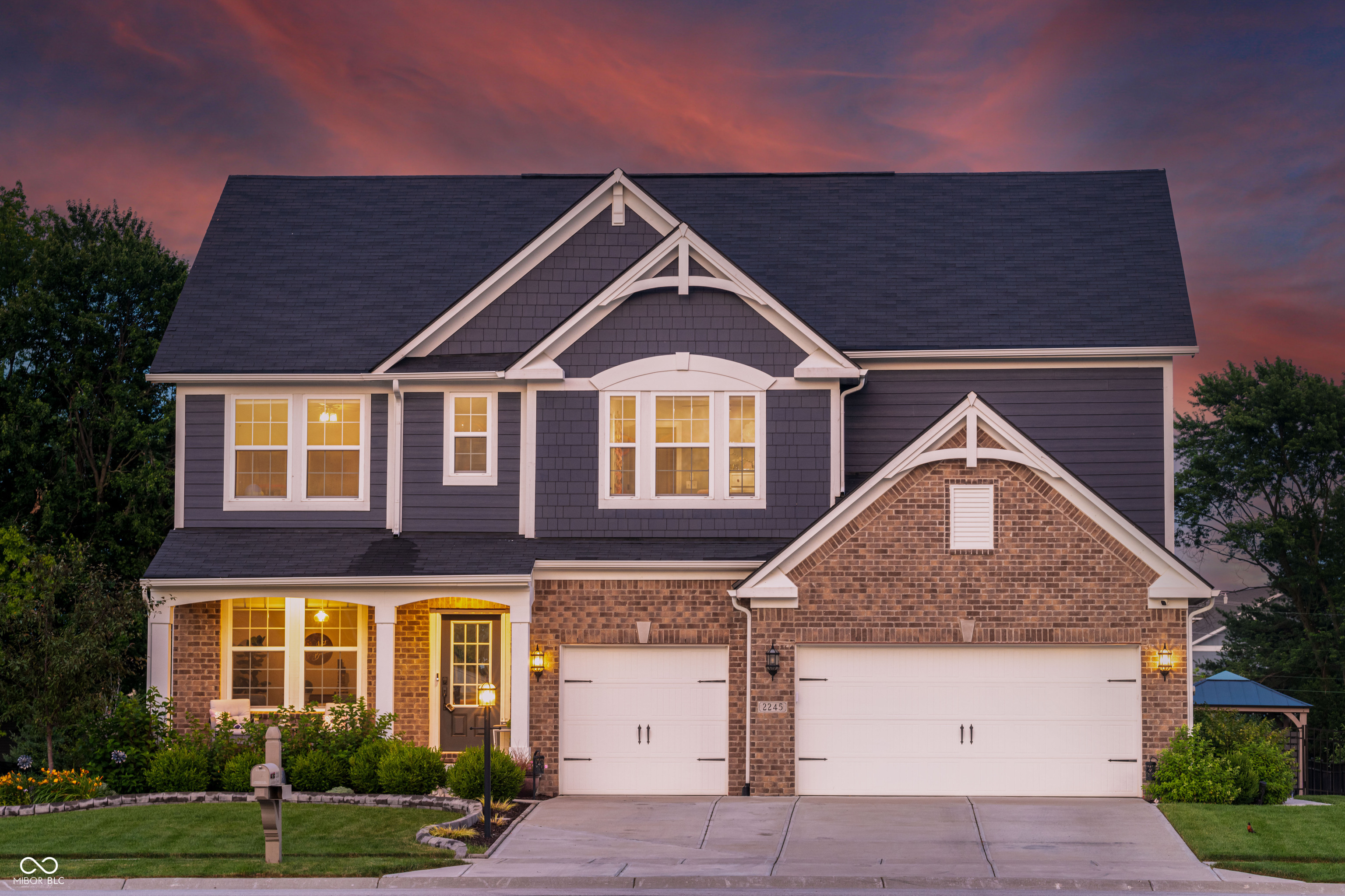 2245 Meadow Creek