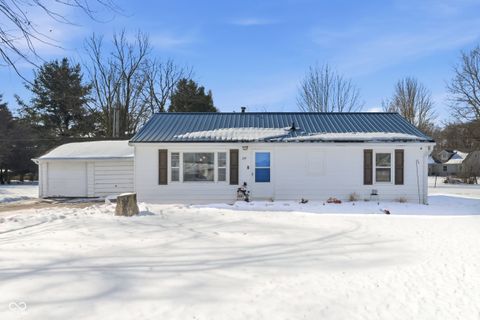 Photo of 29 Midway Drive, IN 47362 (MLS # 22083409)