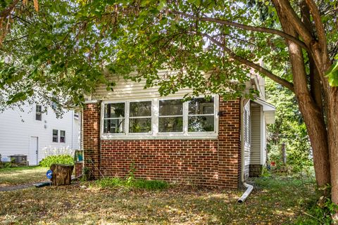 Photo of 4452 Winthrop Avenue, Indianapolis, IN 46205 (MLS # 22090488)