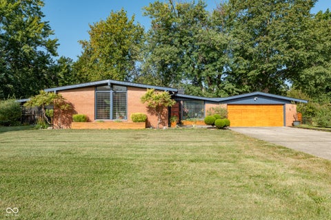 Photo of 1284 N Edmondson Avenue, Indianapolis, IN 46219 (MLS # 22124831)
