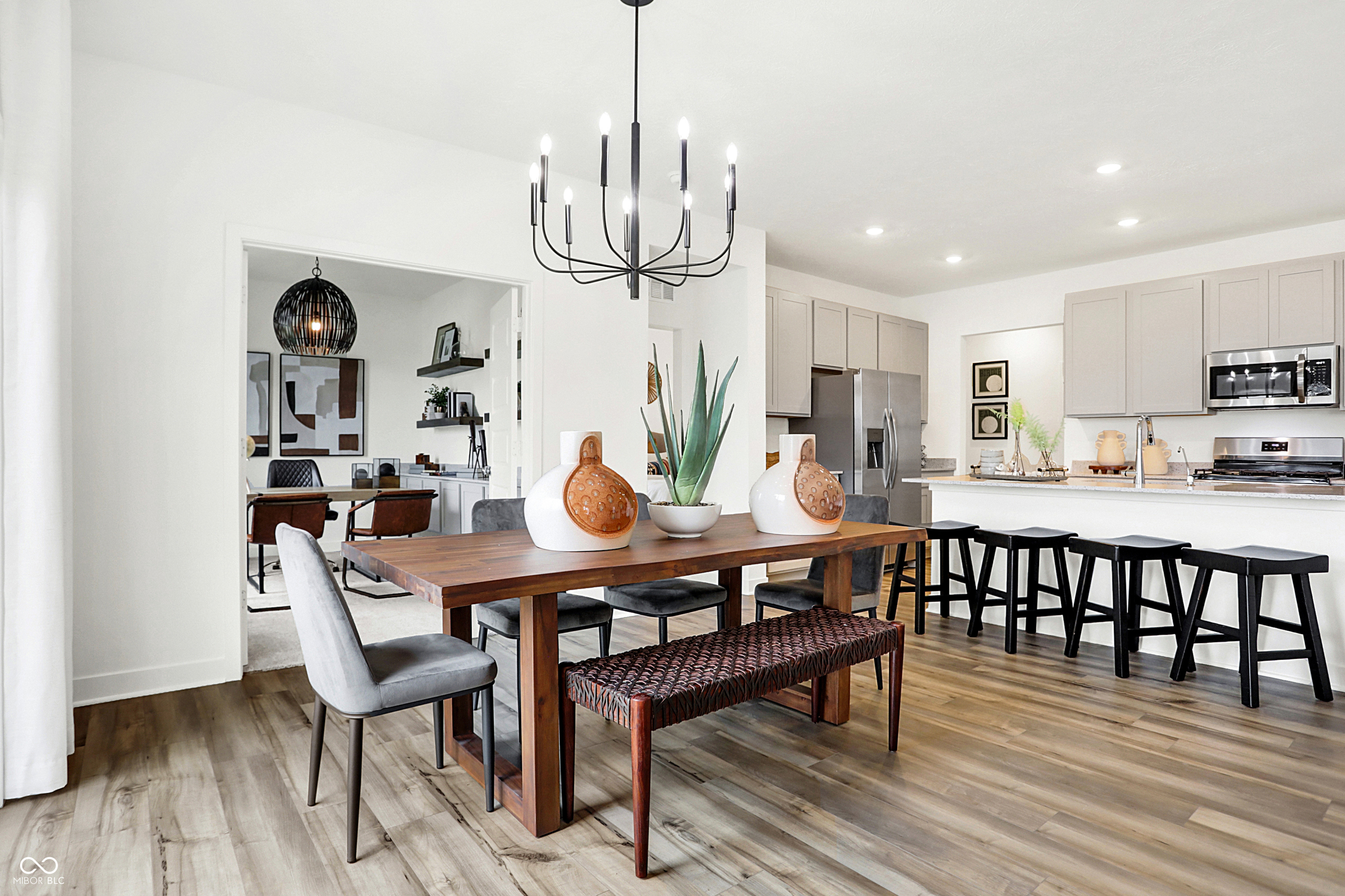 7392 Peristyle Lane