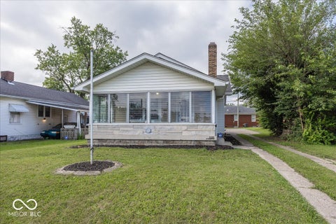 Photo of 5325 E 10th Street, Indianapolis, IN 46219 (MLS # 22101607)