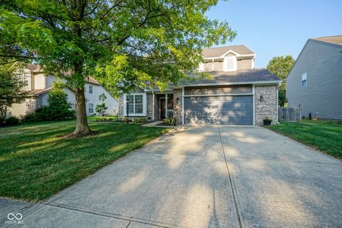 Photo of 12854 Sweet Briar Parkway, Fishers, IN 46038 (MLS # 22104215)